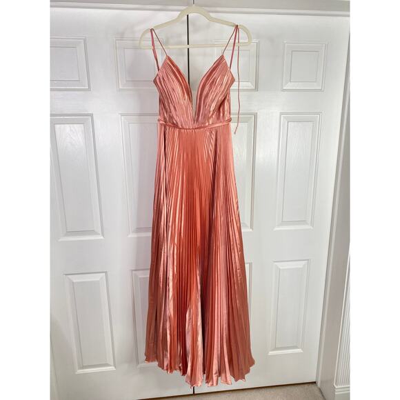 NWT Mac Duggal PLUNGE NECK PLEATED EVENING GOWN, Rose Gold, Sz 2, #49039 - Picture 2 of 9
